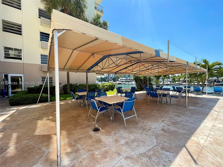 220 Kings Point Dr #502 — Photo 23