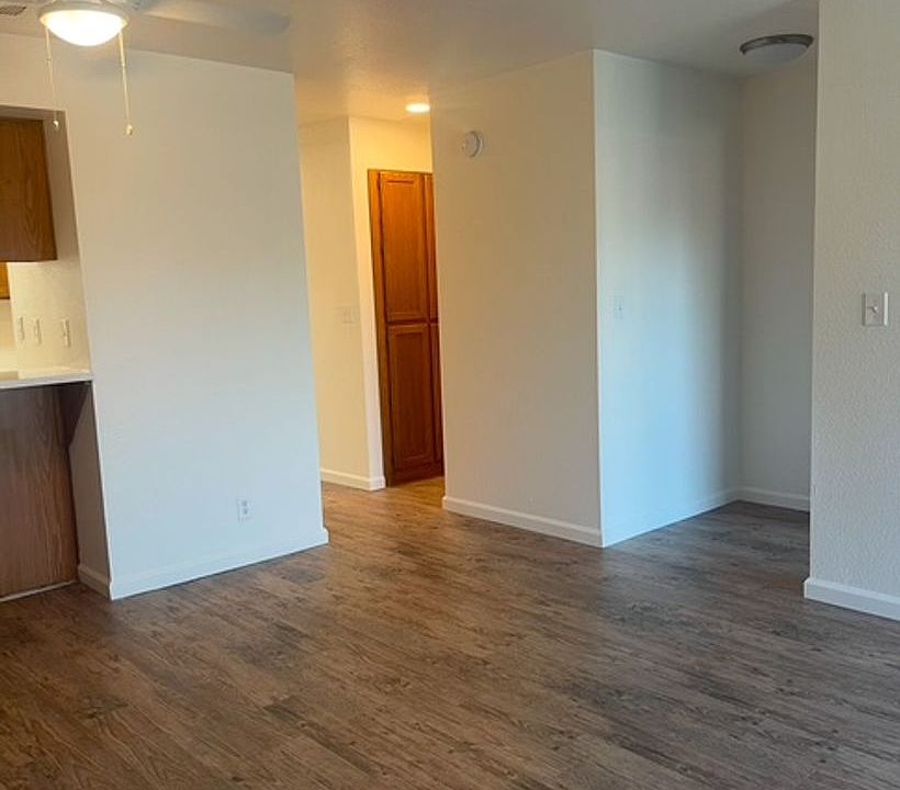 1st image of 720 Sunrise Ave APT 18
