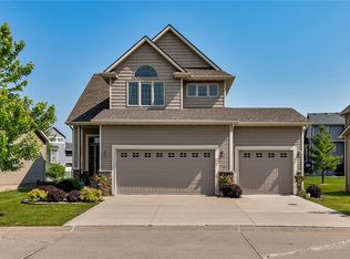 14021 Ridgemont Dr, Urbandale, IA 50323