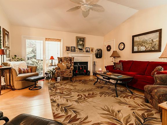 4th image of 3604 Forest Glenn Dr