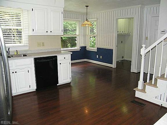 3rd image of 1117 Vineyard Dr
