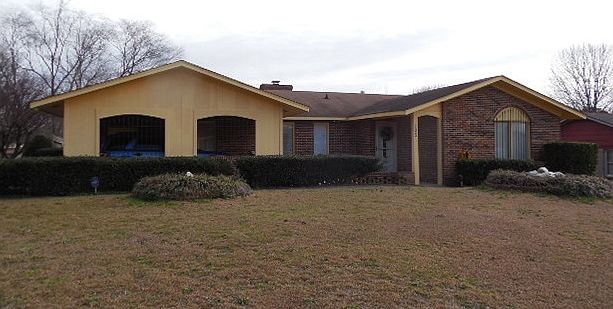 1st image of 105 Allison Dr