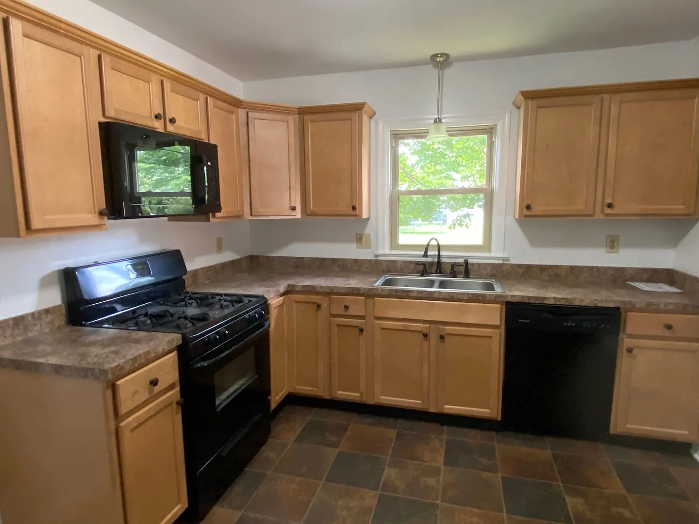 Cape Cod Home with Covered Car Port — Photo 4