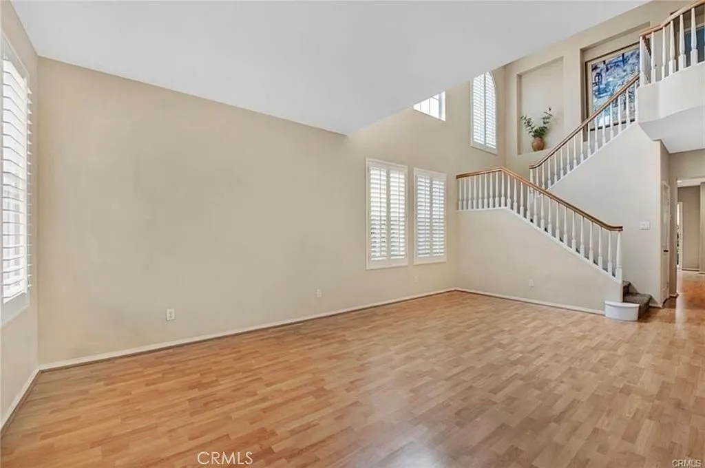 4 bed, 2281 sqft, $6,000 — Photo 2