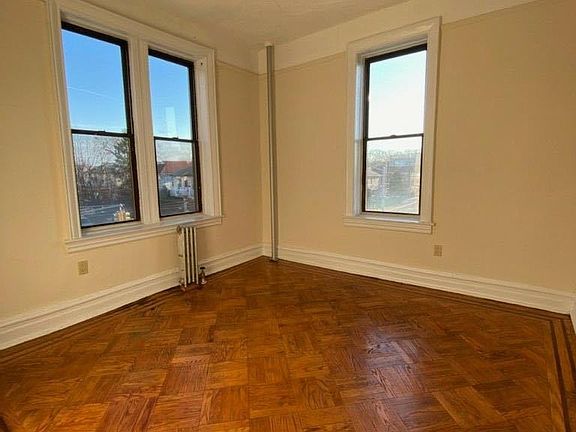 5th image of 725 70th St APT C4