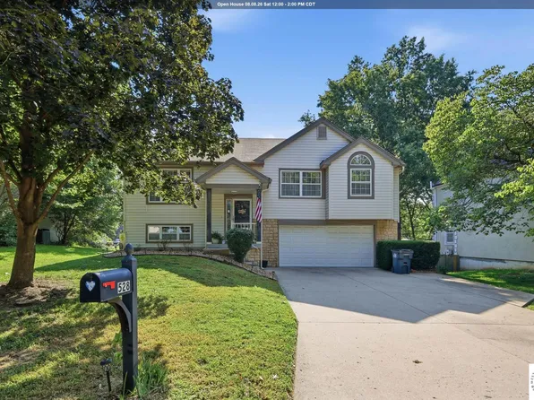 528 NW 41st St, Blue Springs, MO 64015