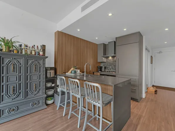 2288 Alpha Ave #407, Burnaby, BC V5C 0L9