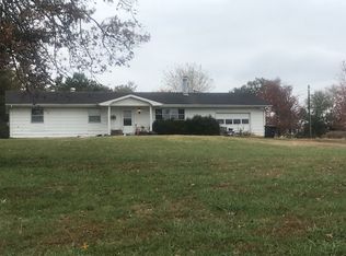 9974 N Maxwell Ln, Mount Vernon, IL 62864