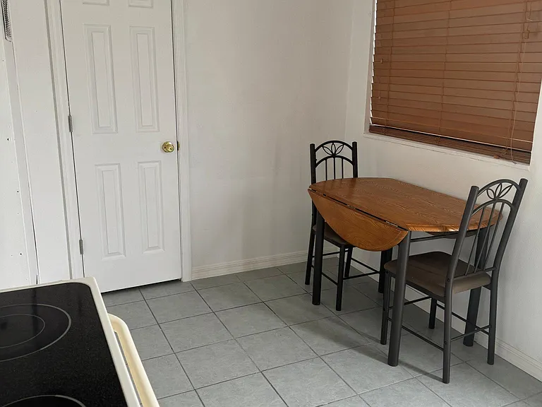 8790 Aero Ave — Photo 3