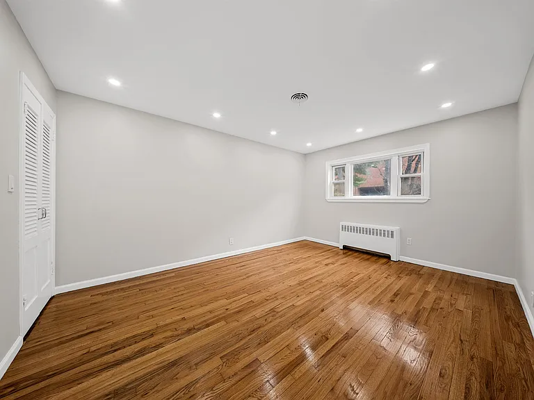 50 College St #1 — Photo 19