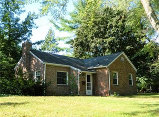 18 Country Club Rd, East Rochester, NY 14445