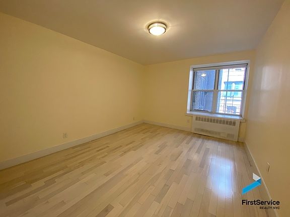 3rd image of 165 E 19th St APT 1S