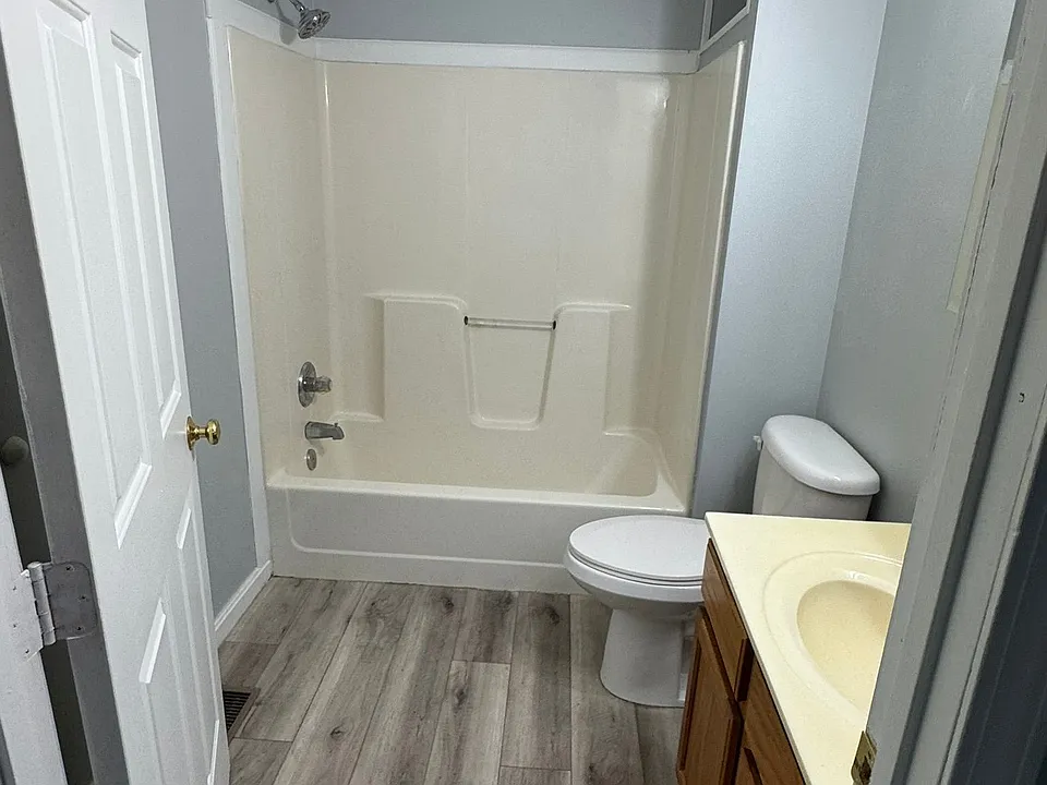 Full bathroom