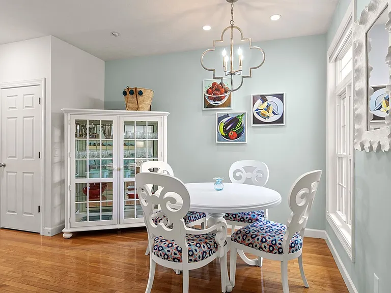 213 Midtown Dr — Photo 9