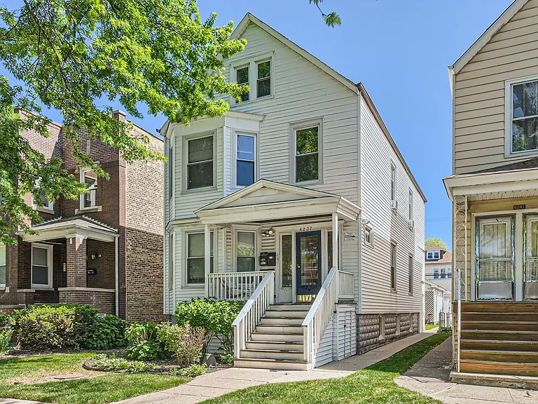 4237 W School St #G — Photo 1
