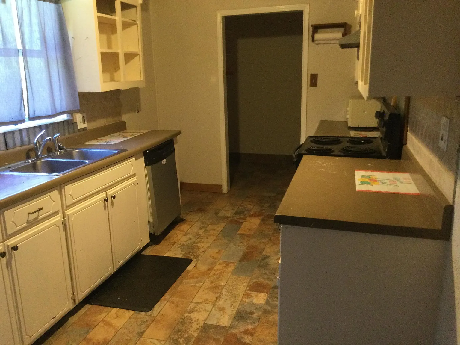 3 bed, 1500 sqft, $1,900 — Photo 2