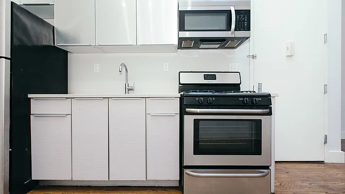 Rented by Nooklyn NYC LLC | media 4