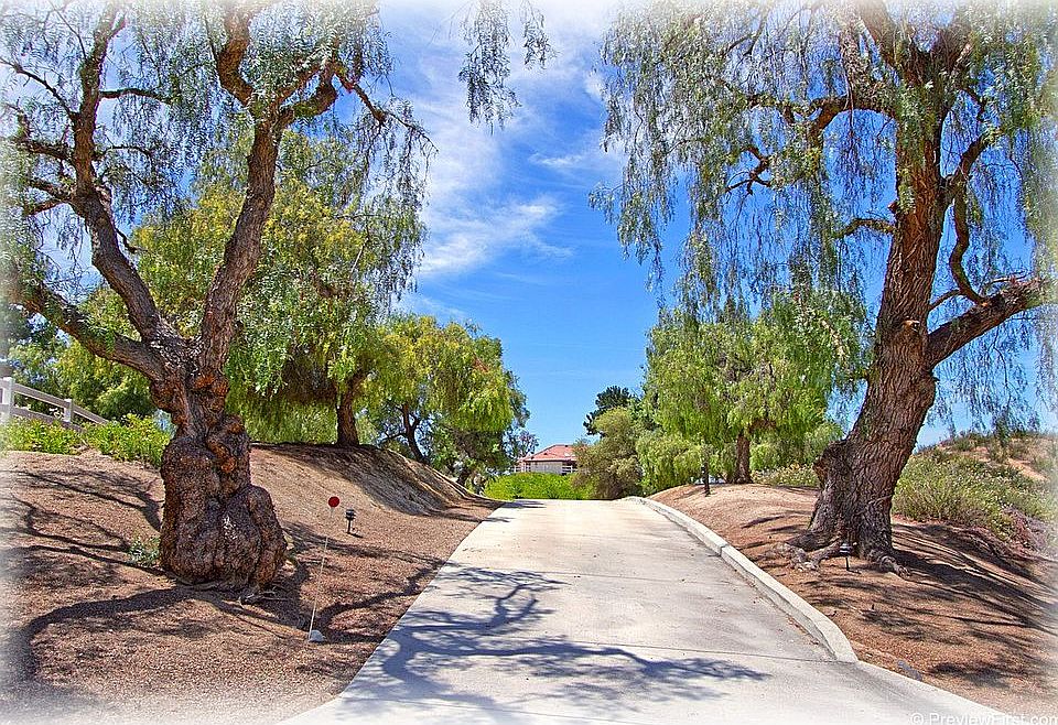 1st image of 40755 Chaparral Dr