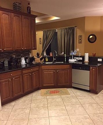 5th image of 317 NW 18th Pl