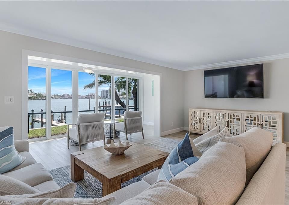 1st image of 322 Harbour DR #103A