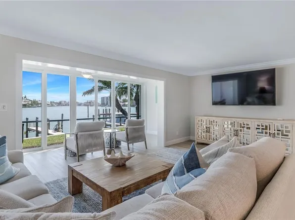 322 Harbour DR #103A, NAPLES, FL 34103