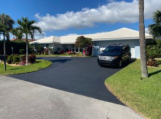 2770 Cardinal Cir, Gulf Stream, FL 33483