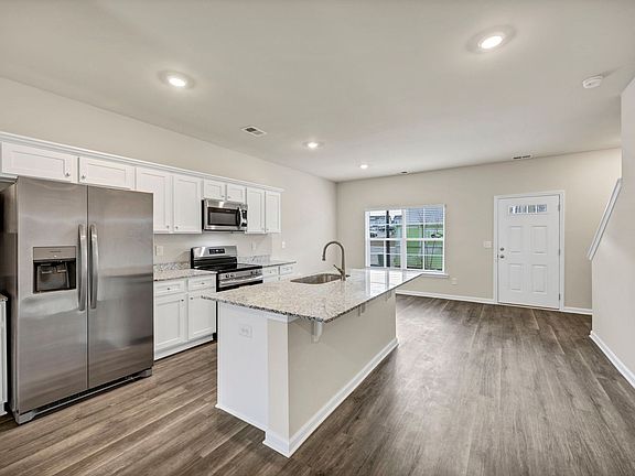 4th image of 1002 Tundra Teal Ln