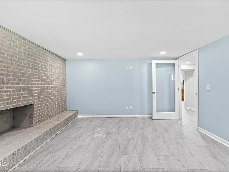 630 Broad St #2 — Photo 7