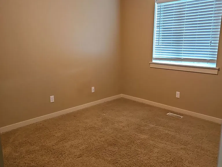 5664 N Hertford Way — Photo 10