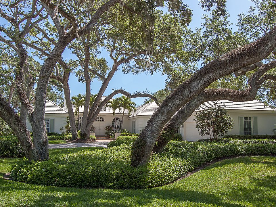 1st image of 402 Sabal Palm Ln