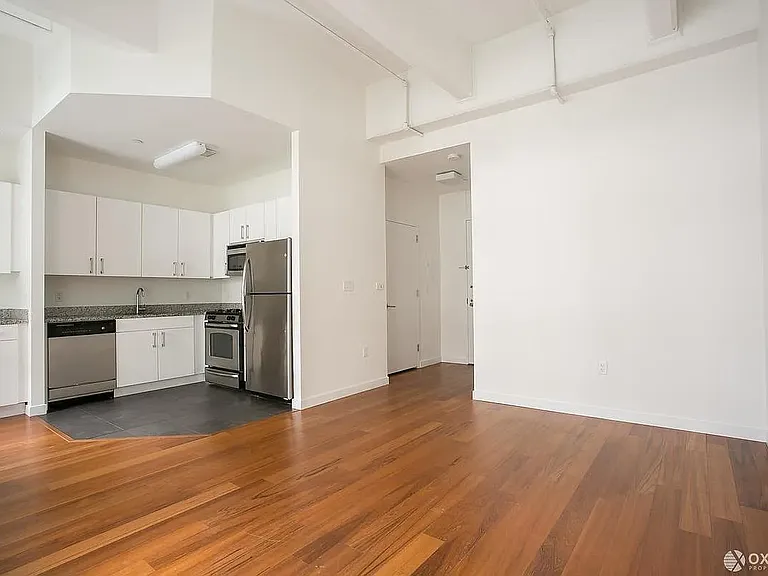 184 Kent Ave #D502 — Photo 3
