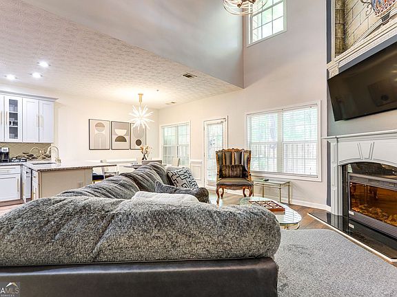 4th image of 3840 Augustine Pl