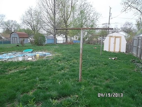 4th image of 2460 Walker Ave