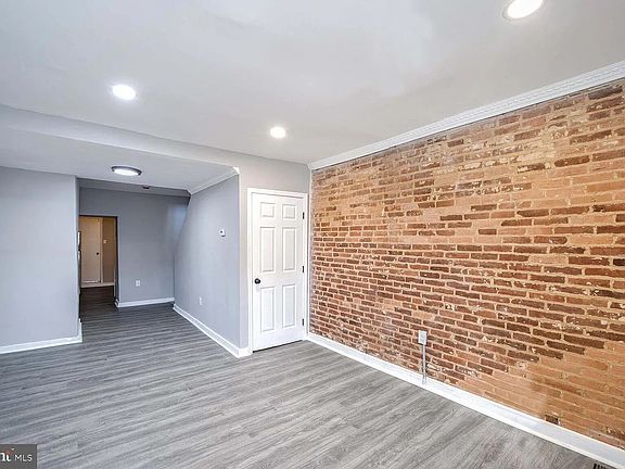 3rd image of 344 S Calhoun St