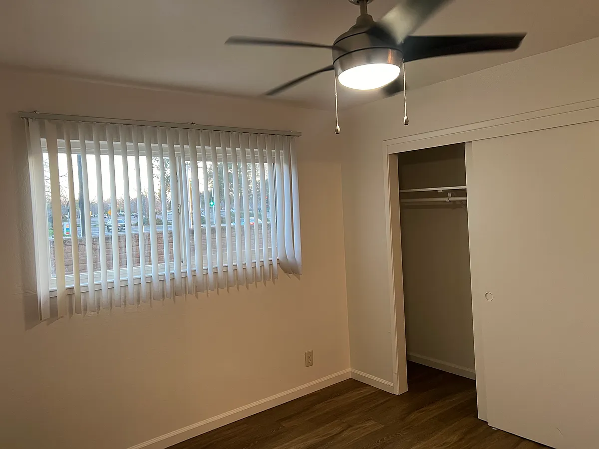 Building Photo - 5440 College Oak Dr #9