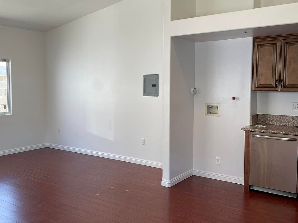 1st image of 11623 W Oxnard St