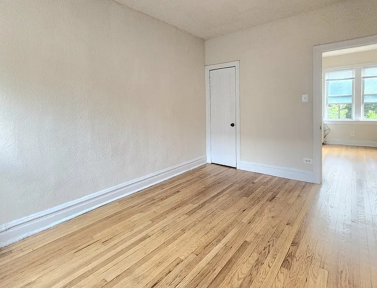 1916 N Drake Ave #1E — Photo 7