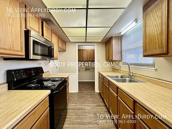 4th image of 7422 Castle Trail Dr