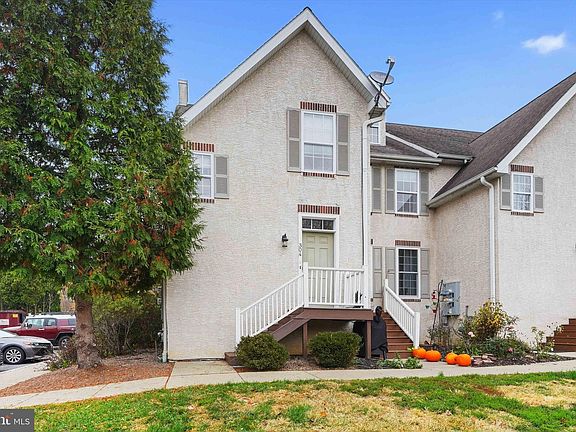 2nd image of 304 River Birch Cir