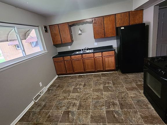 3rd image of 8236 W Villard Ave #2