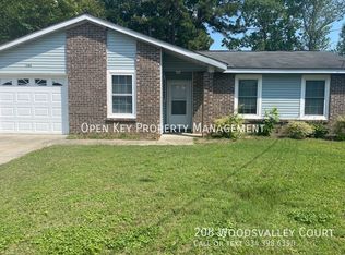 208 Woodsvalley Ct, Dothan, AL 36303