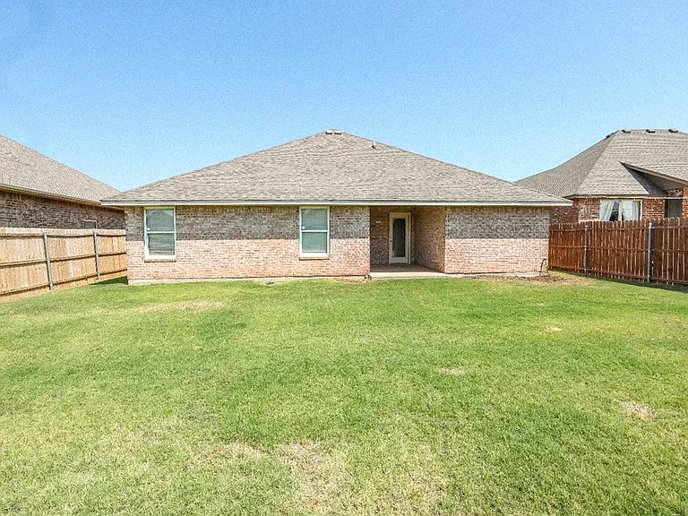 3004 NW 191st St — Photo 31