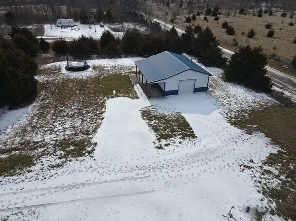 30-34 Yellowstone Dr, Lacygne, KS 66040