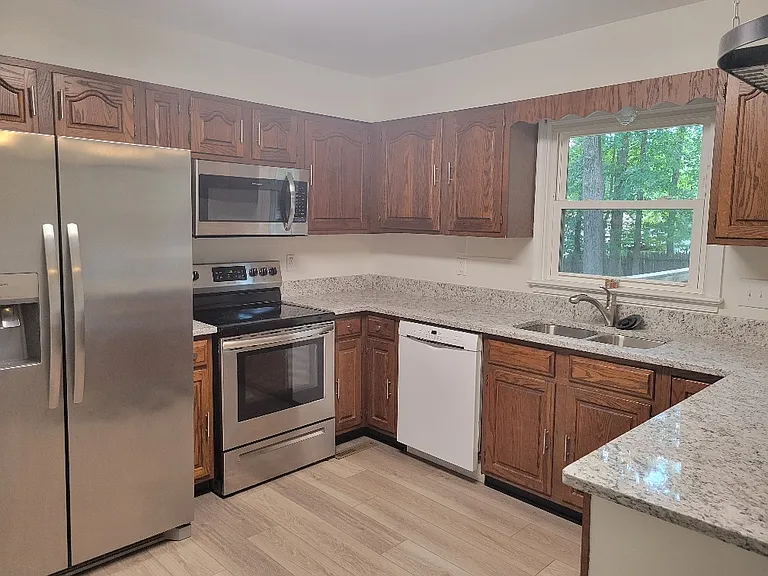 104 Crutchfield Cir — Photo 12