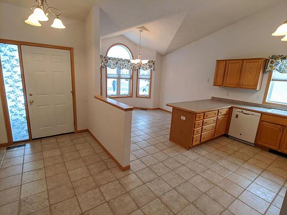 3rd image of 12412 Wedgewood Pl NW
