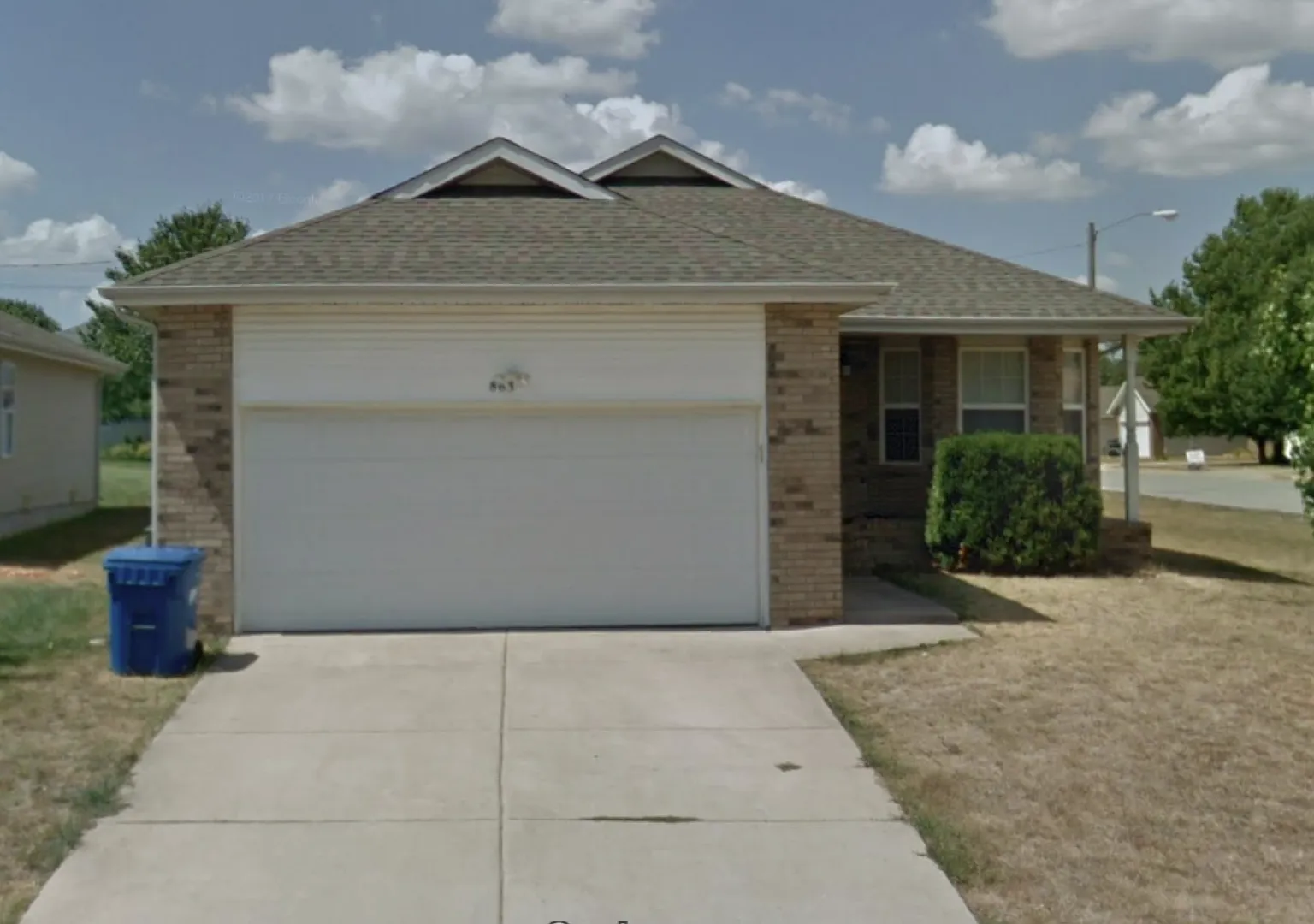 All brick 3 bed 2 bath home in Nixa. — Photo 1