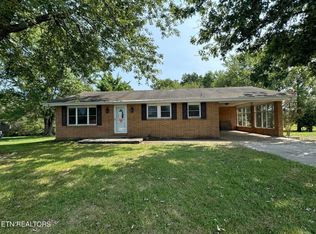 492 Hillcrest Dr, Crossville, TN 38555