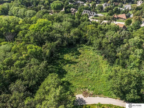 21936 Rustic Ridge Rd, Elkhorn, NE 68022