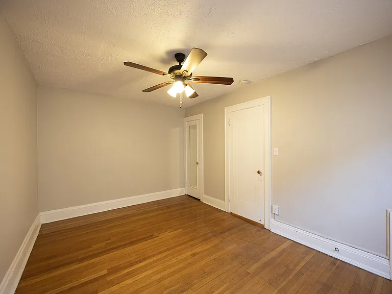 Mapleview Apartments — Photo 52