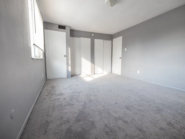 1101 Broadway Ave — Photo 9